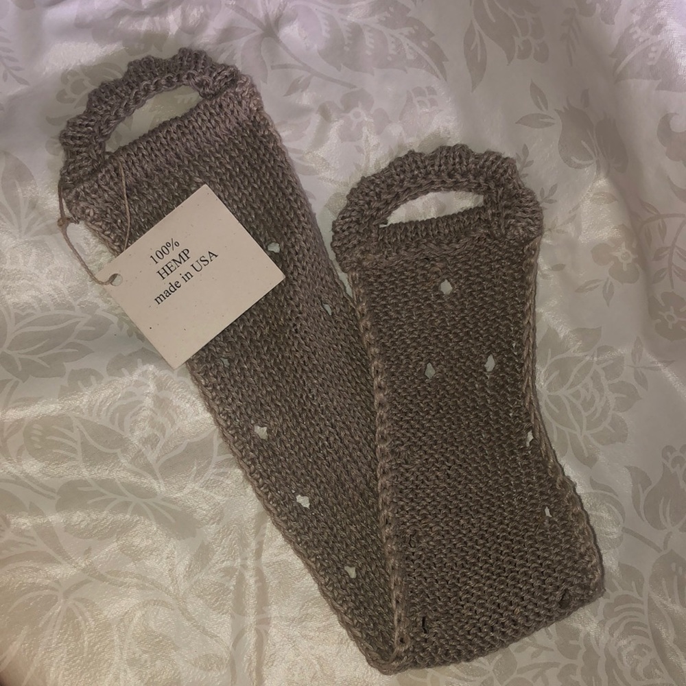100% hemp back scrubber. Made in USA. New w/tags
